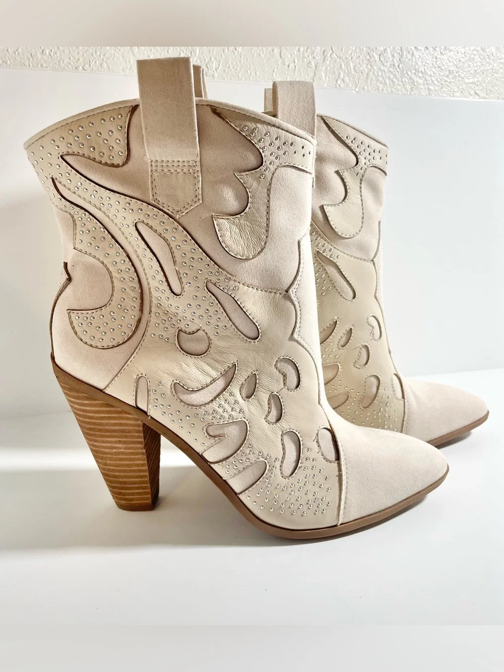 CARLOS SANTANA Cream Western Ankle Boots with Stud Detail - Picture 3 of 15
